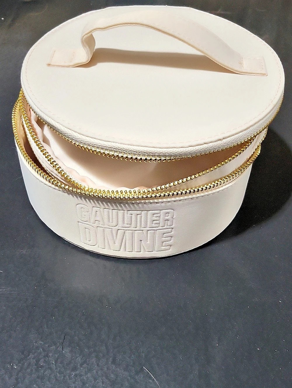 Juicy Couture White Cosmetic Case Like New